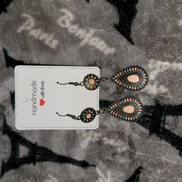 Earrings - Picture 6 of 6